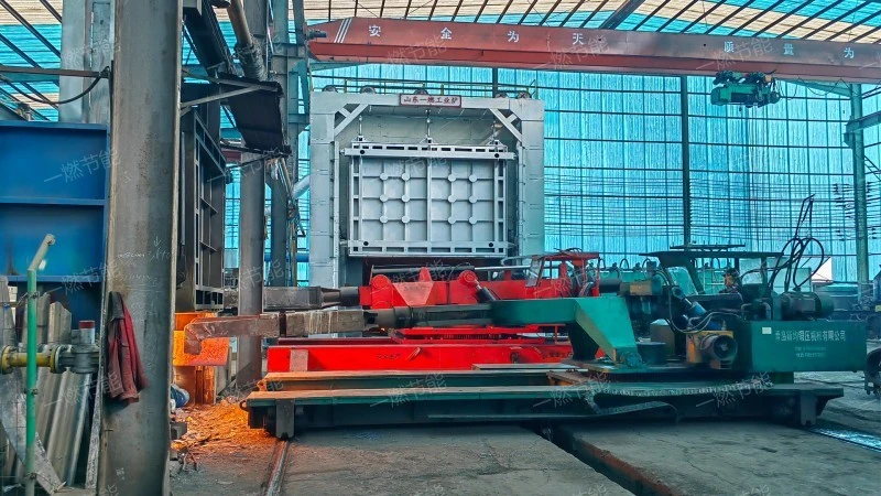 Energy saving and environmentally friendly tubular heating furnace