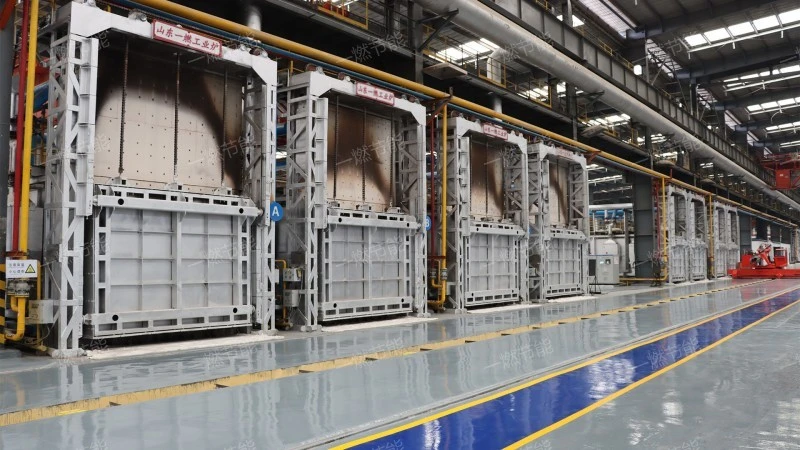 Energy saving tube quenching furnace