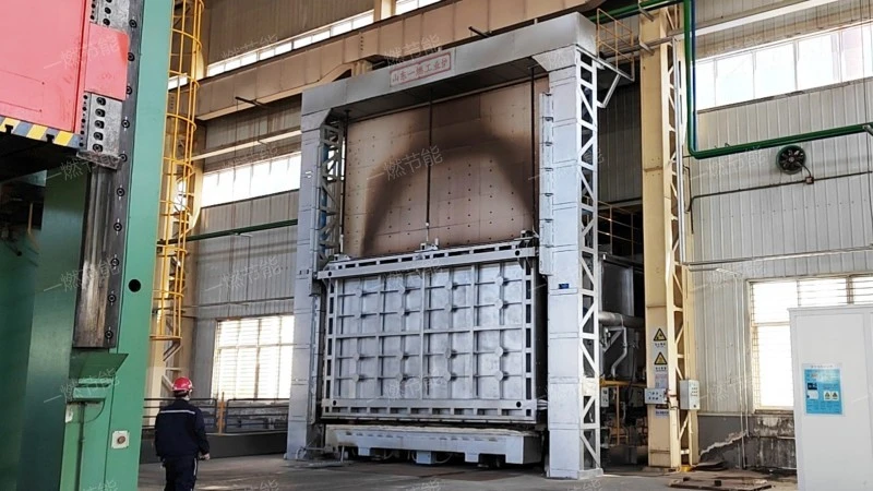 Trolley type forging furnace